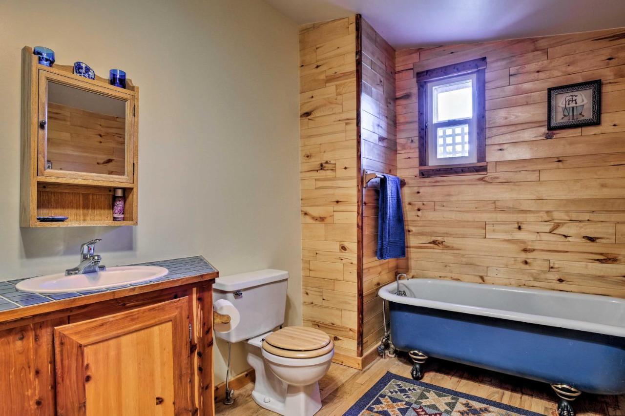 Cozy Home With Deck And Mtn Views, Walk To Casinos سنترال سيتي المظهر الخارجي الصورة